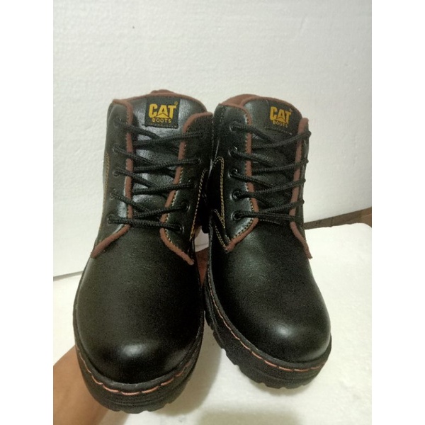 Sepatu boots klasik pria sepatu cowok bot bertali murah sepatu boots trendy casual