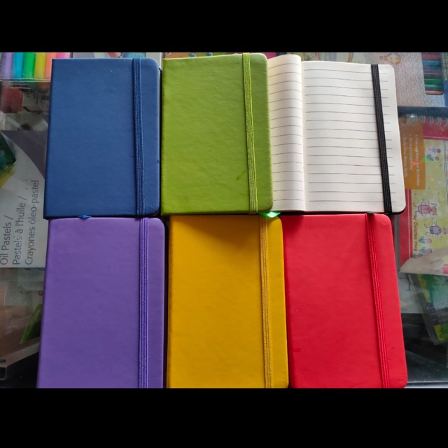 

Buku agenda kulit import karet a6 yayang WARNA RANDOM GA BS PILIH WARNA