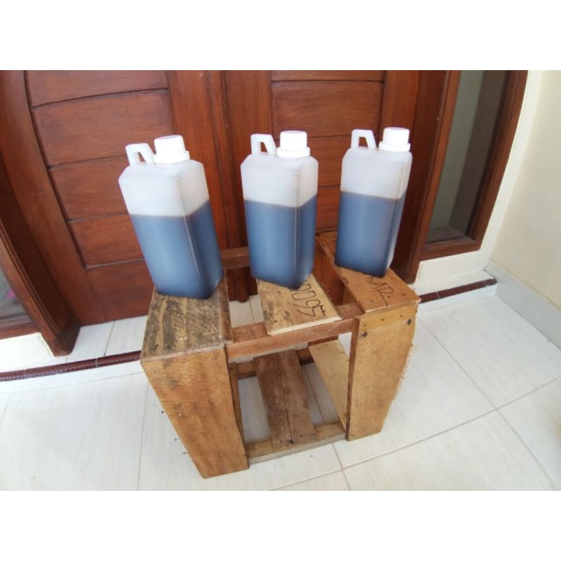 

Madu hitam murni