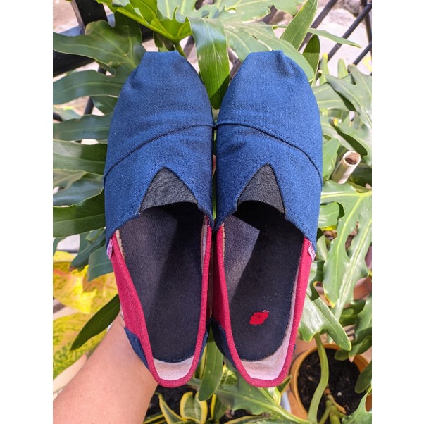 Preloved Sepatu Wakai Biasa uk 36 | Insole 24cm - Navy Merah