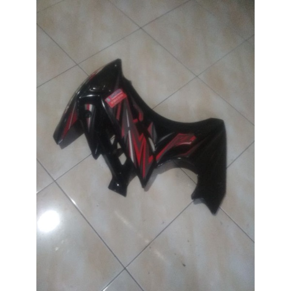 Sayap fairing Verza kanan