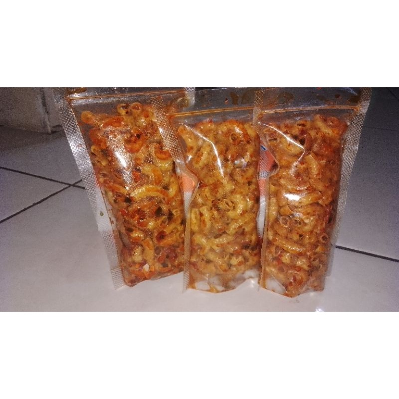 

makaroni pedas daun jeruk