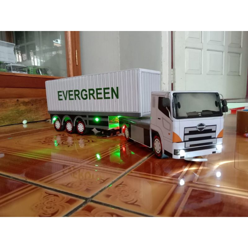 miniatur truk hino countener