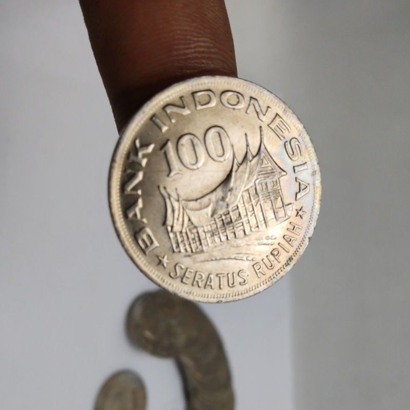 UANG COIN LOGAM 100 Rupiah 1978 NOS BARU  KOIN KUNO INDINESIA E.12B