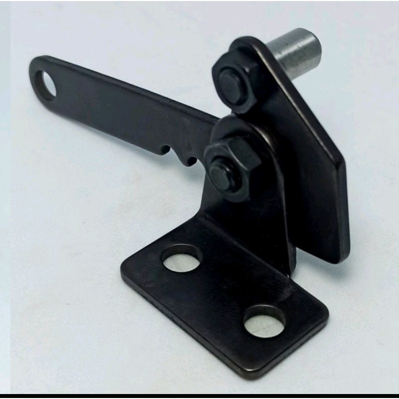 pedal penggerak mesin pasang kancing juki B2614-3702,000