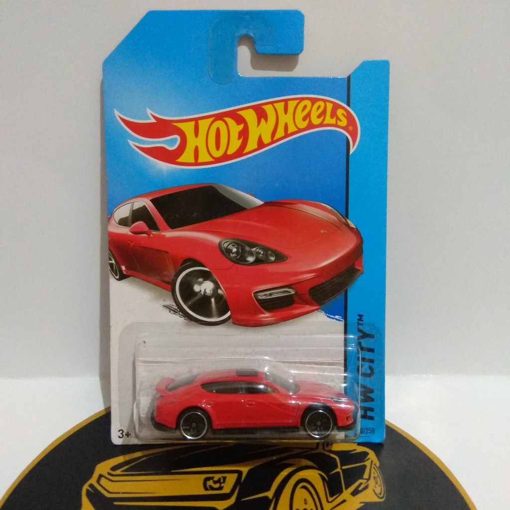HOT WHEELS - PORSCHE PANAMERA MERAH