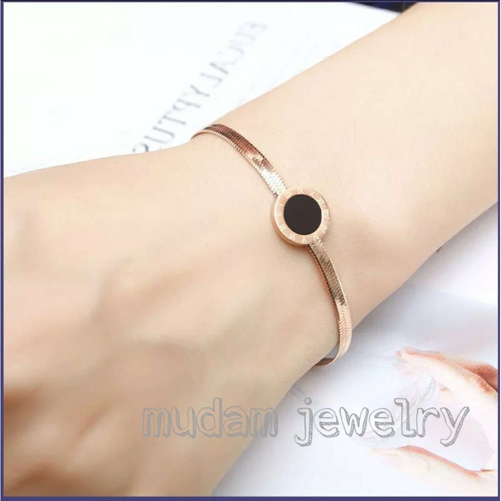 Gelang Tangan Titanium Model Rantai Belut B&lt;gr  Black Dengan Ujung Rantai Bentuk Hati