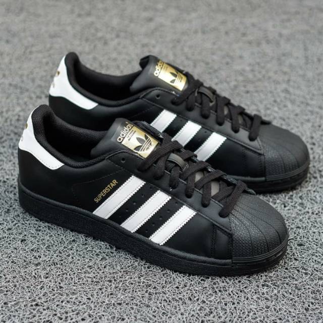 adidas Superstar Foundation Black/White Sole Black
Original BNWB (Brand New With Replaced Box)