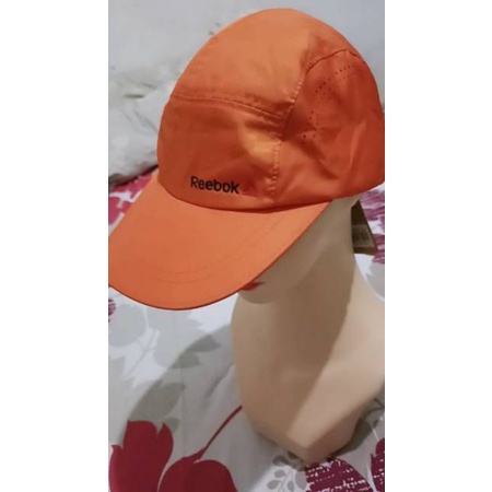 Topi Reebok