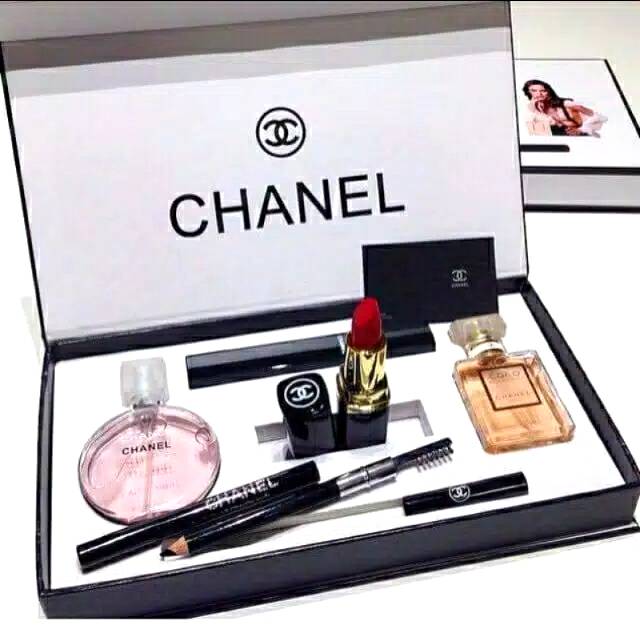 Set CHANNEL 5 IN 1 MAKE UP