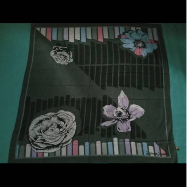 Hijab jilbab scraf segiempat Grande by Dafanya HIJAB MOTIF