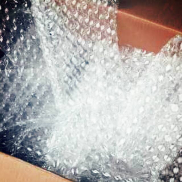 

Bubble wrap untuk keamanan pengiriman