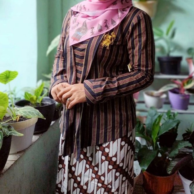 Surjan wanita / surjan putri / lurik wanita / lurik putri