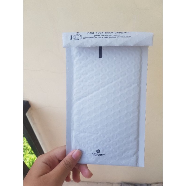 

BUBBLE MAILER AMPLOP