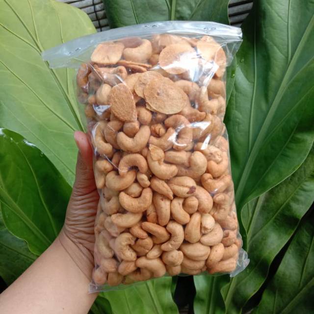 

KACANG METE PREMIUM /SUPER