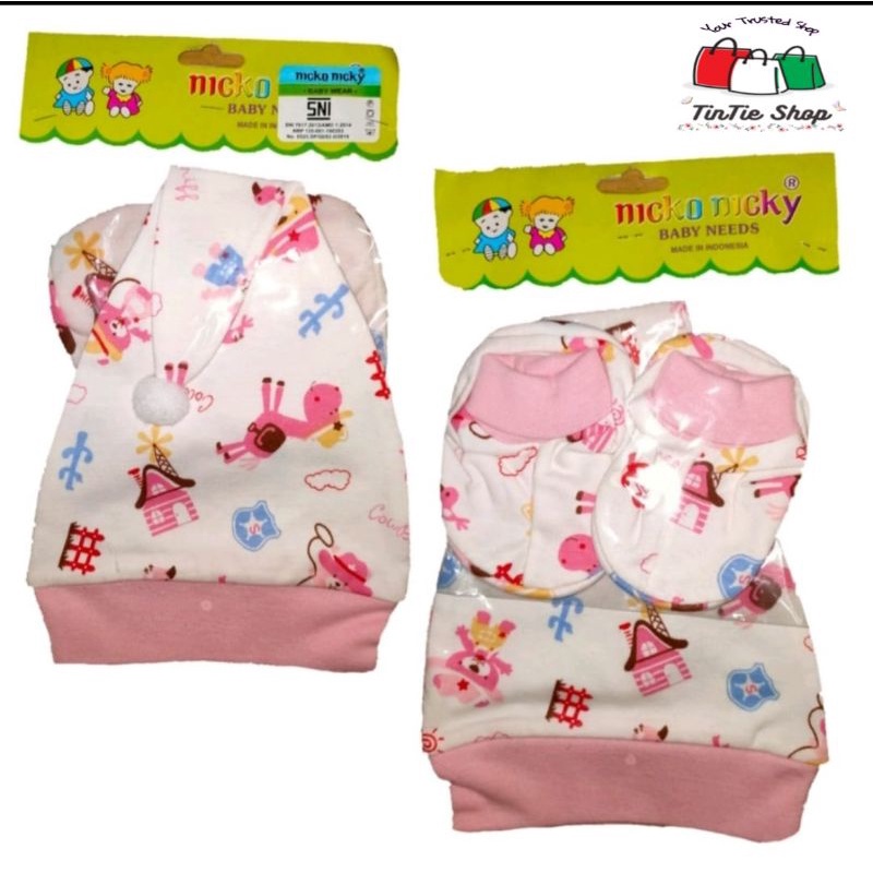 Topi Set dengan sarung kaki Nicko Nicky