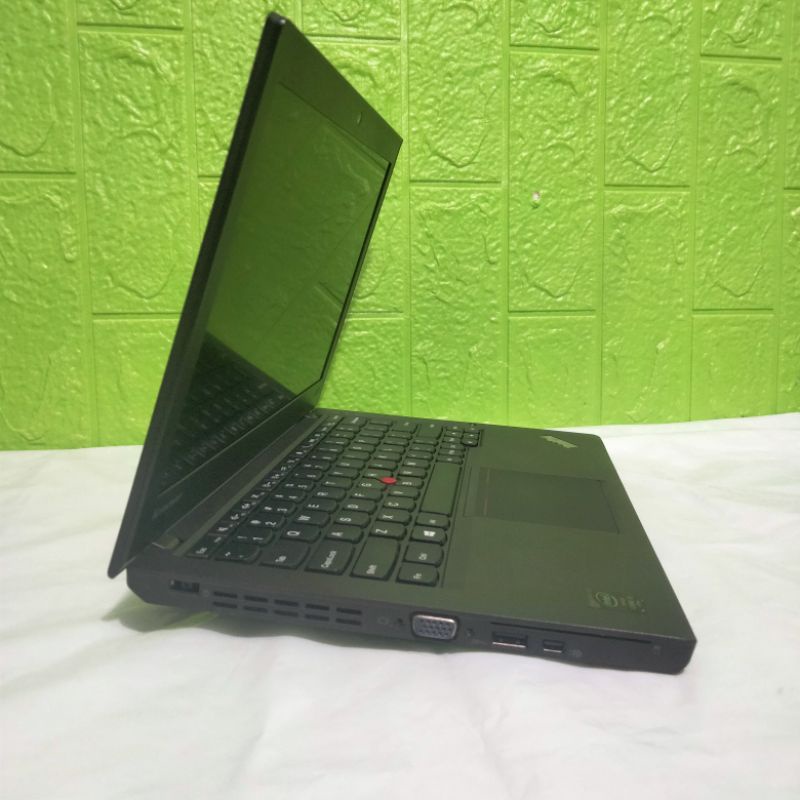 Laptop Notebook Lenovo ThinkPad X240 i5 Gen 4 4GB SSD 128GB Murah