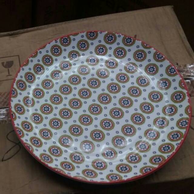 Dinner plate motif polka produk sango