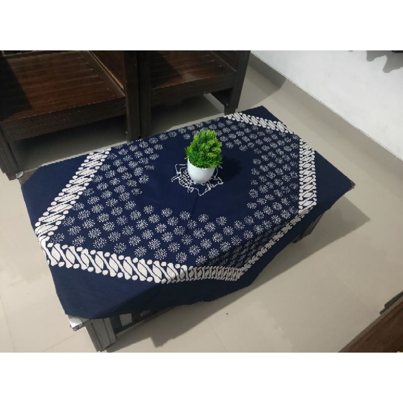 Taplak Meja Batik Tamu Manis