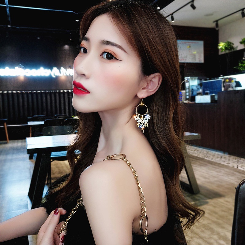 Anting Gantung Panjang Model Rumbai Gaya Korea Untuk Wanita 2020