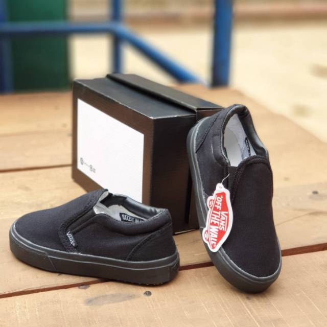 SEPATU SNEAKER VANS SLIP ON KIDS HITAM. SEPATU SEKOLAH ANAK. KADO ANAK BABY