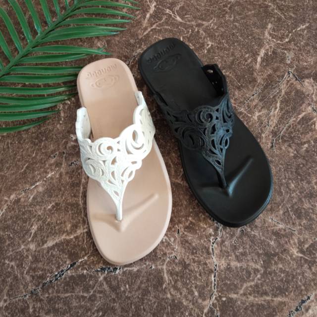 Sandal Jepit Ringan - Monobo Moniga 5.3