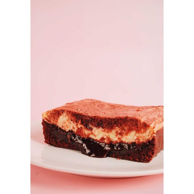 

Fudgybro Red Velvet Brownies Regular Size