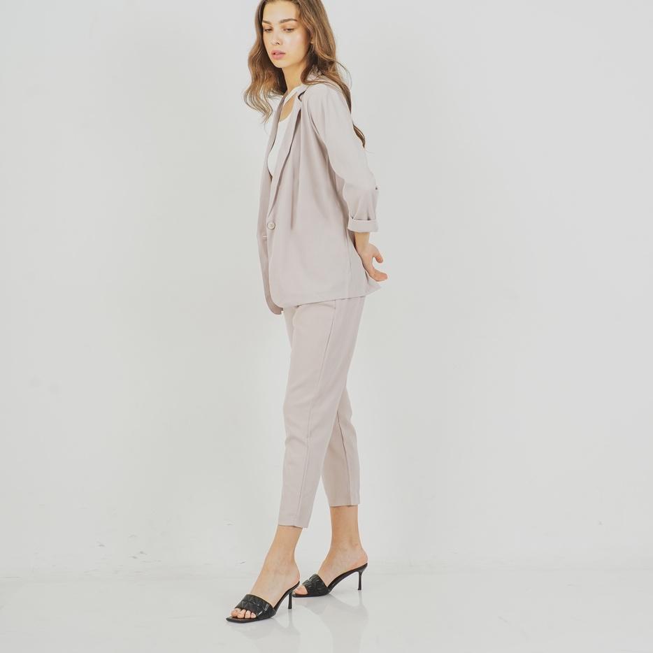 TERLARIS This Is April - One Set Wanita Jennie Set Ivory – 18150