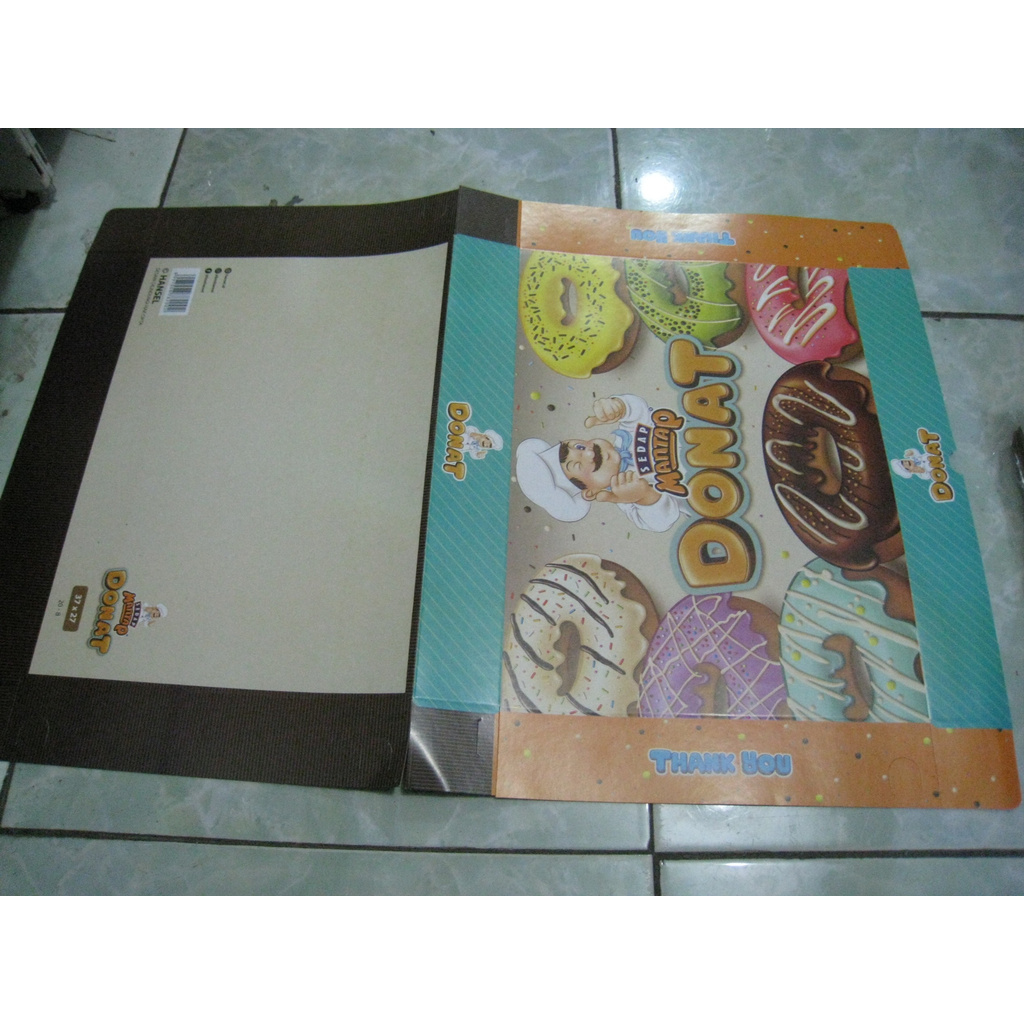 

DUS DONUT / DONAT UKURAN 27 x 18,5 x 5,5 (UNTUK SETENGAH LUSIN DONUT) ISI 10 LEMBAR (PRODUK HANSEL)