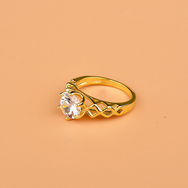 Cincin Emas 18k Aksen Berlian