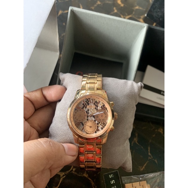 PRELOVED JAM GUESS ORI