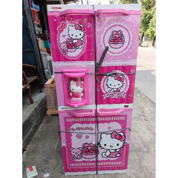 lemari plastik hello Kitty. Doraemon boneka susun 4 jumbo