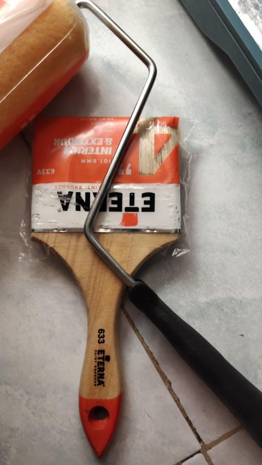 Kuas Cat 4 Inc - Serabut Halus Gagang Kayu