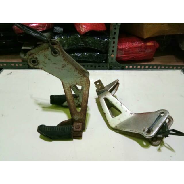 Foot Step Belakang Yamaha Jupiter z Original