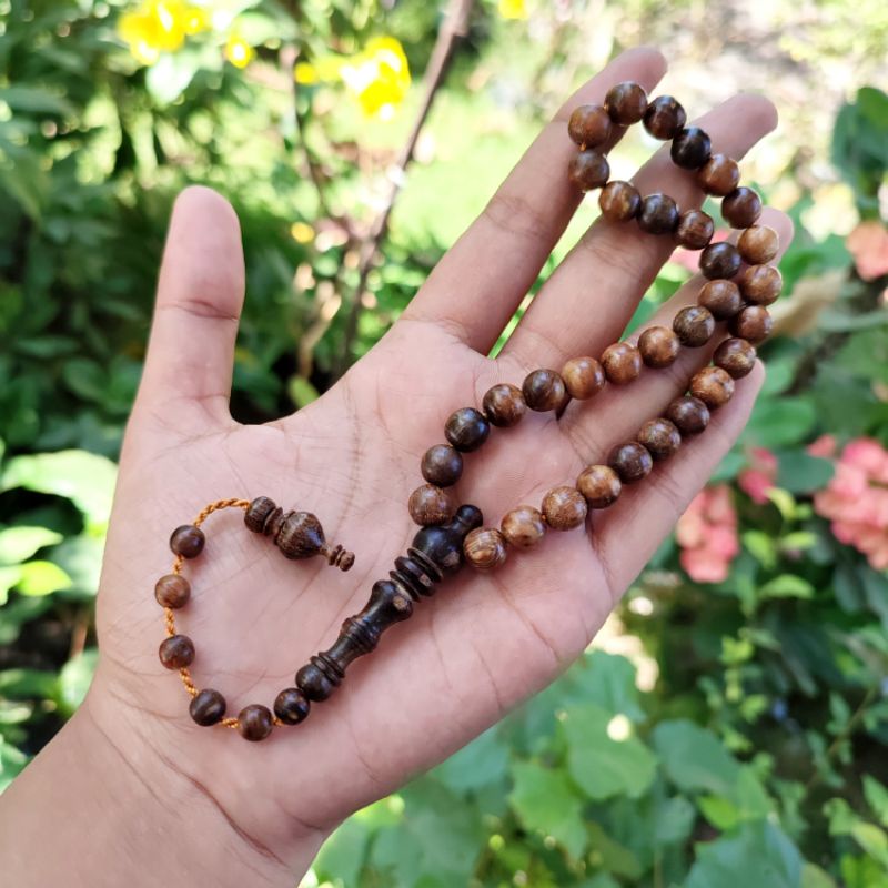 Tasbih Kayu Gaharu Size 8mm, Isi 33 Butir_Model Kuncir Dan Bandul