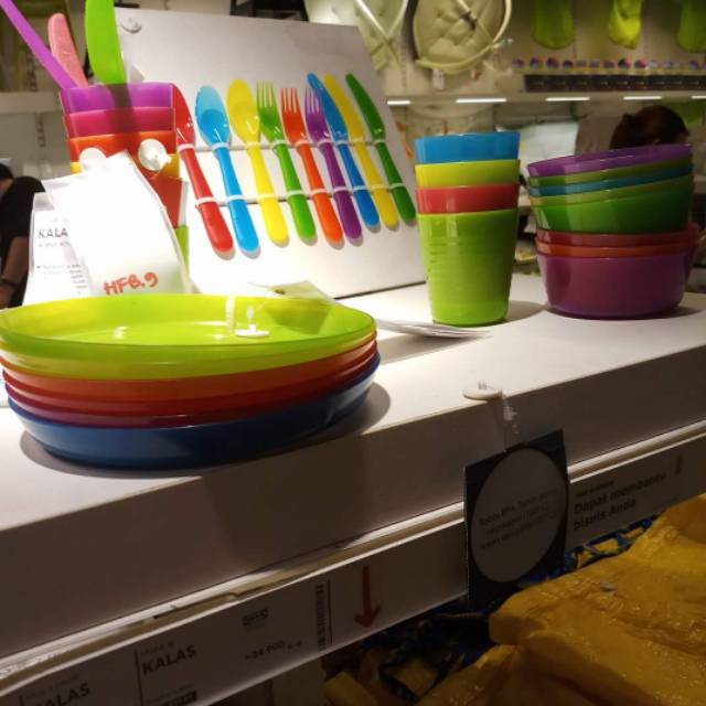 KALAS TEMPAT MAKAN PLASTIK ANAK IKEA SET 6GELAS 6PIRING 6MANGKOK 4GARPU 4SENDOK 4PISAU