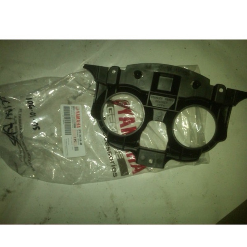 BRACKET DUDUKAN LAMPU JUPITER Z BURHAN 2006 YGP 2P2-H4318-00