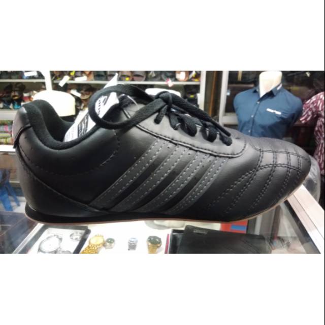 FANS - Escape, Sepatu Sekolah Hitam Tali