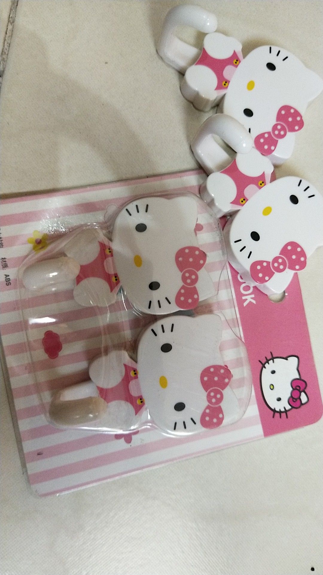 Cantolan Baju Gantungan Celana Hanger Serbaguna Multi Fungsi Karakter Hello Kitty