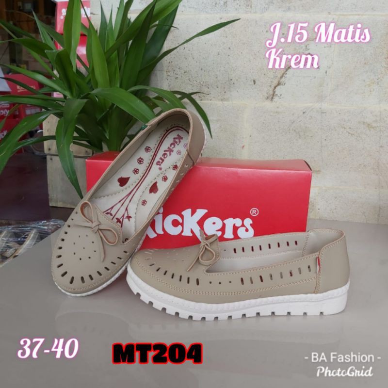 sepatu kickers wanita