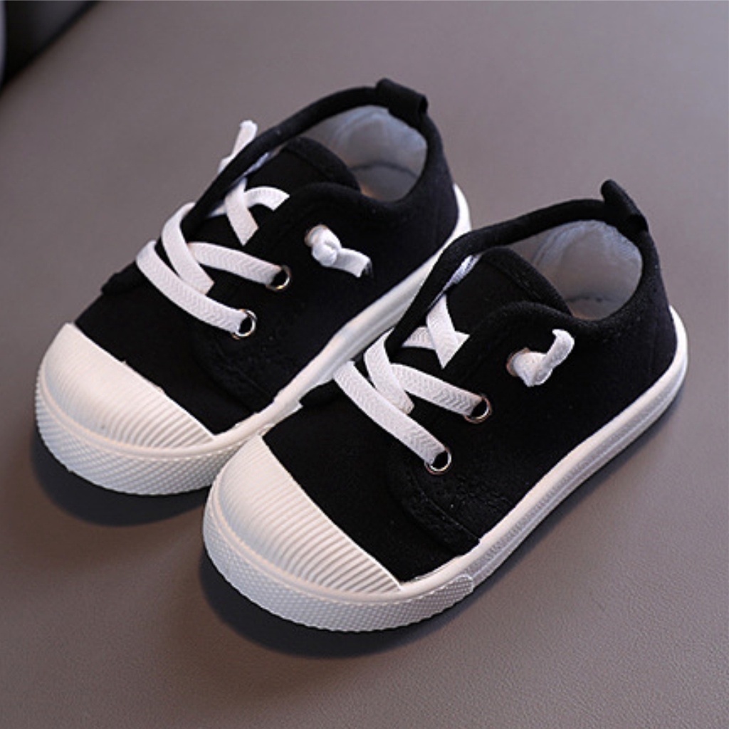 Sepatu Sneakers Canvas Anak Import Casual Bahan Karet Lentur