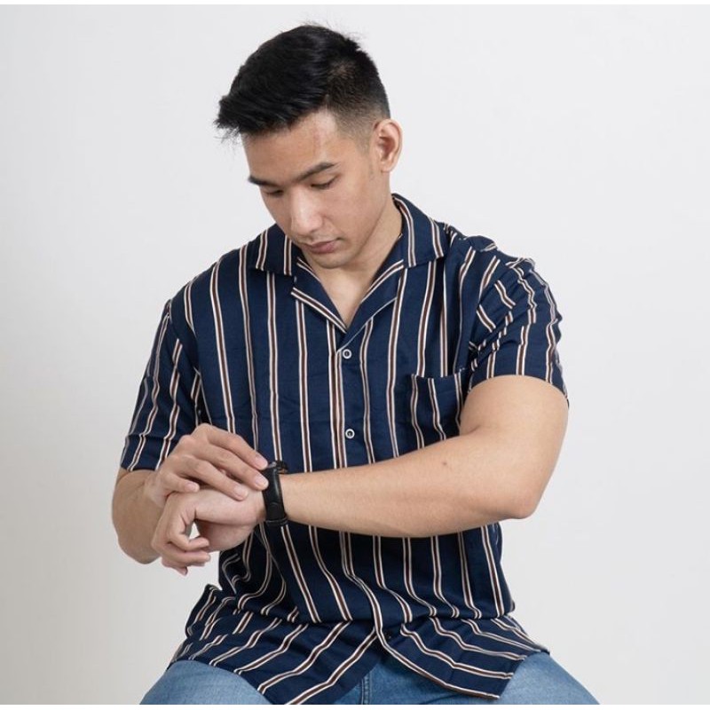 Kemeja Stripe Pria Lengan Pendek