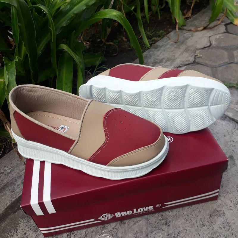 SEPATU WANITA WEDGES,SEPATU HAK ONE LOVE,SEPATU TRENDY,ONE LOVE ORIGINAL