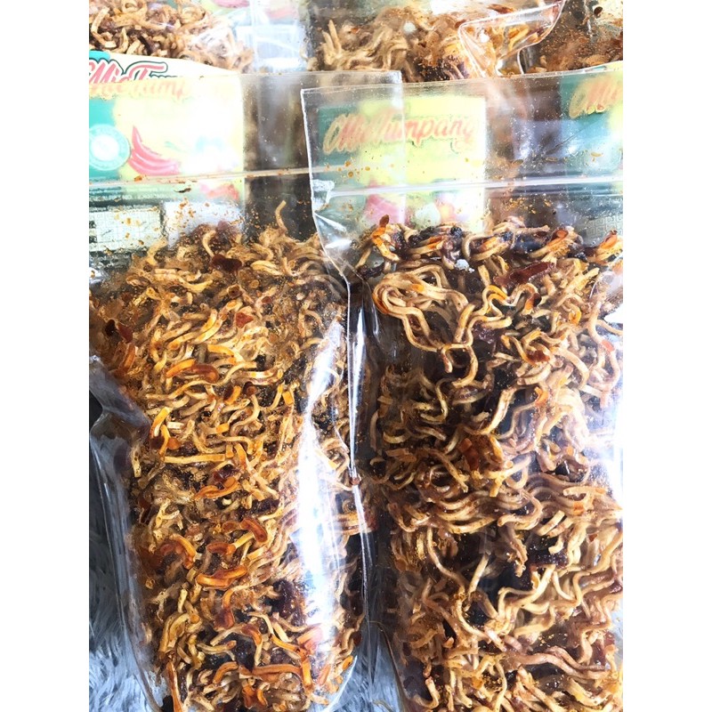 

MIE KRITING PEDAS GURIH & SAMBEL IJO DAUN JERUK KHAS MALANG