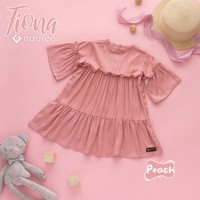 Nauree - Fiona Dress Anak Perempuan Bahan Rayon Twill Warna Peach Ukuran S M Tidak Menerawang Tekstur Licin Halus Lembut Untuk Umur 1 2 3 4 5 6 Tahun Lengan Panjang Soft Premium Lembut Adem Dingin Nyaman