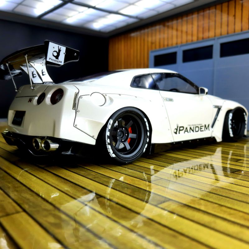1/18 ignition model nissan gtr R35 Pandem