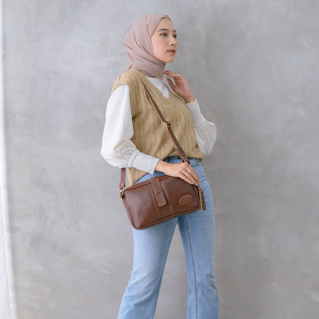 TAS SLEMPANG KULIT ASLI WANITA ARIANA HAVANA / FREE GRAVIR NAMA KAMU DI BAG TAG