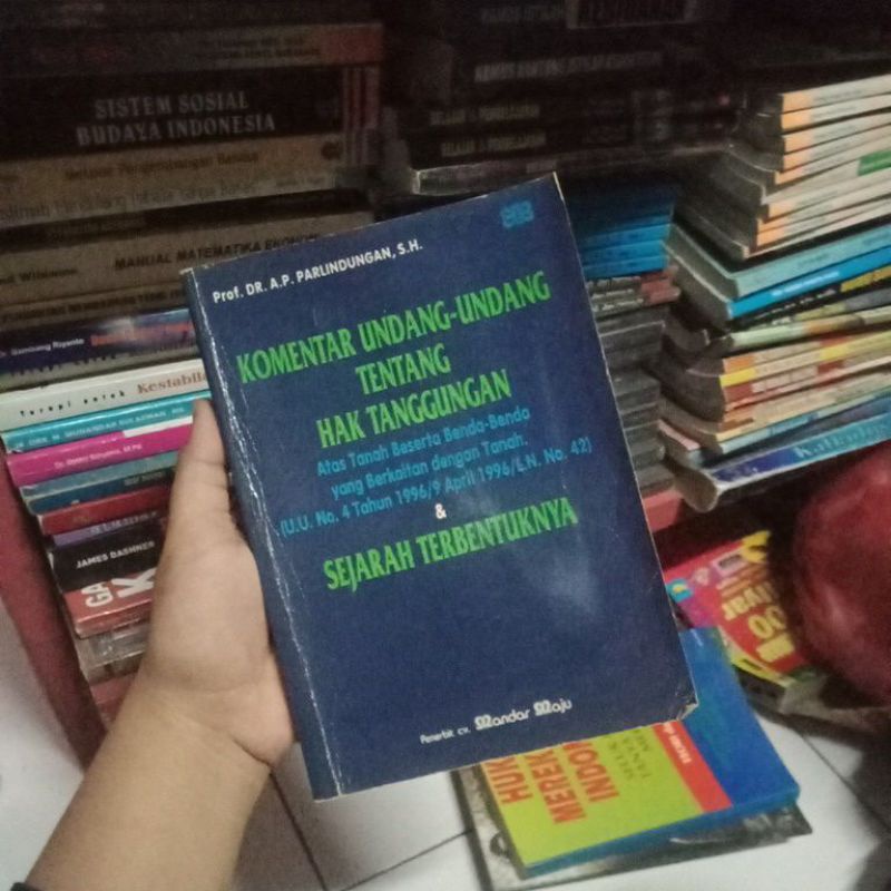 Buku komentar undang undang tentang hak tanggungan