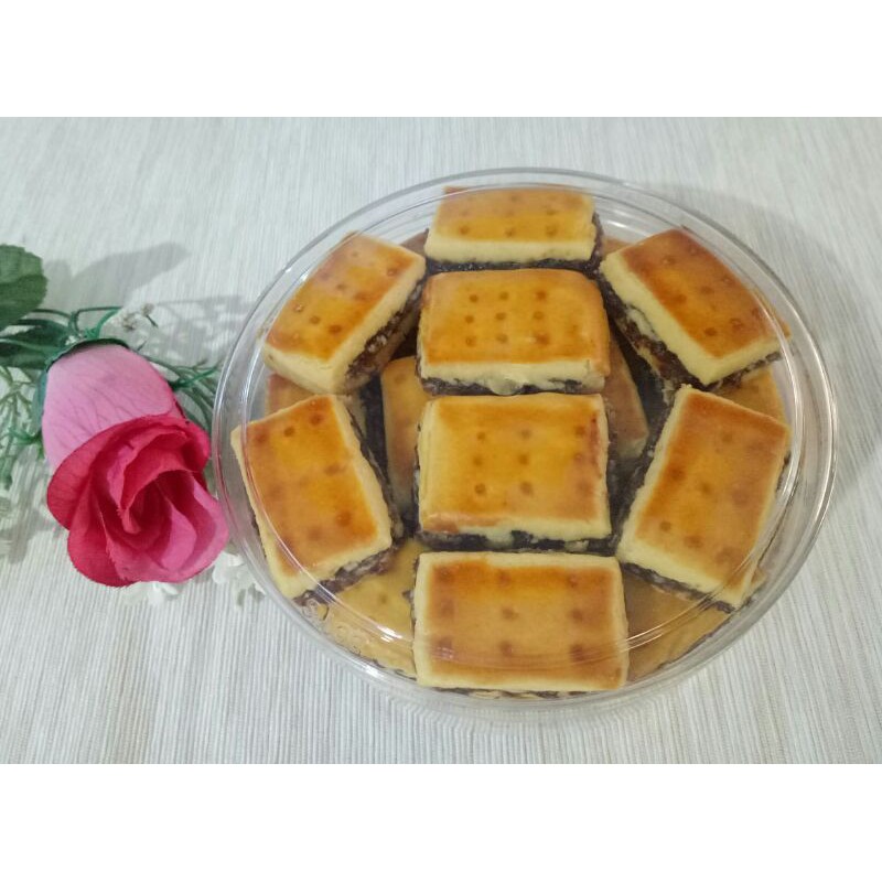 

Kue Kering Sultana Premium Tina Cookies 500 gr