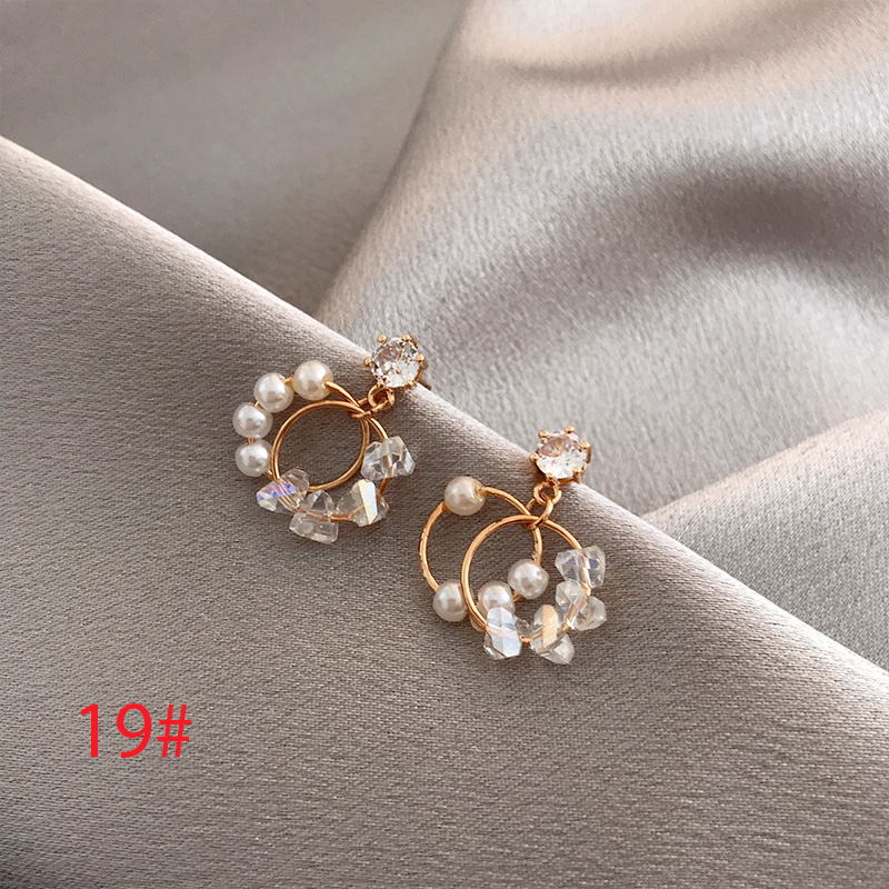 Anting Tusuk Wanita Gaya Korea Untuk Hadiah